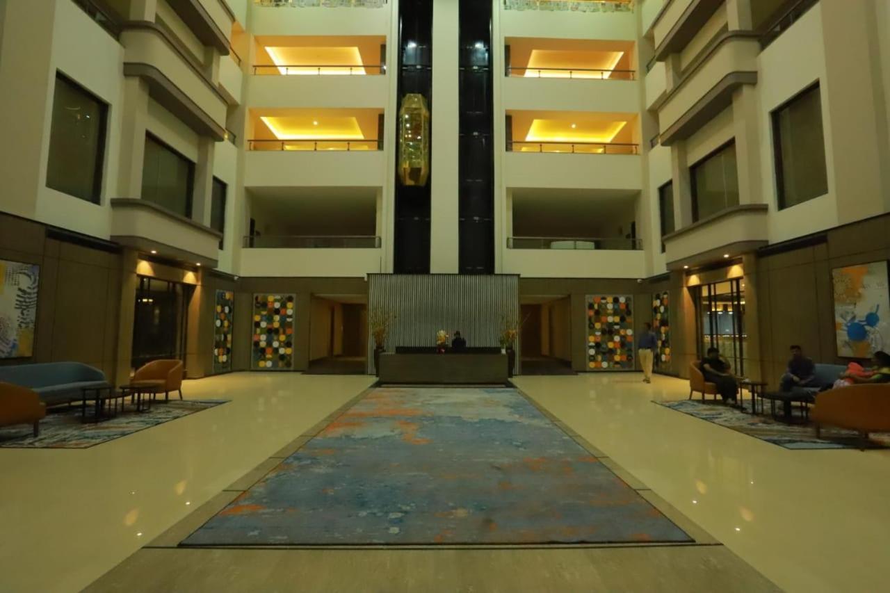 Grand Sarovar Portico, Lātūr Exterior foto